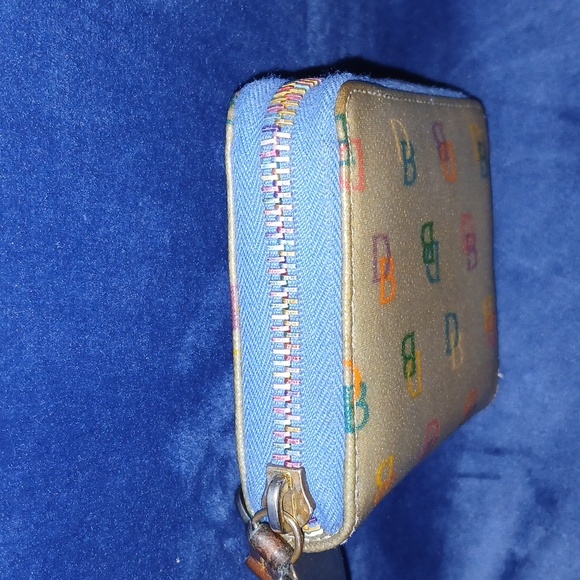 Dooney & Bourke Vintage Rainbow Zip Around Chunky Wallet - Picture 5 of 13
